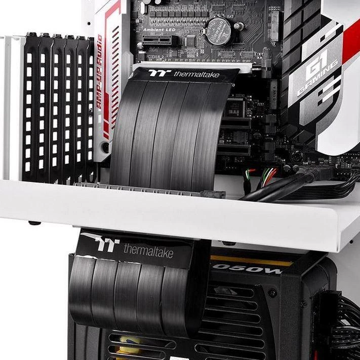 Thermaltake Riser PCI-e X16 Premium 300mm juosta