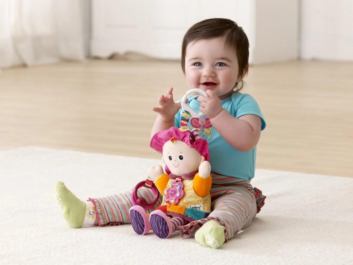 Lamaze Emilka pliušinis pakabukas TOMY