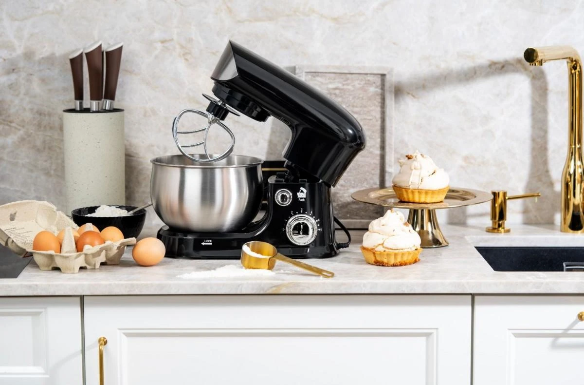 Adler | Planetary virtuvinis kombainas | AD 4226b | 1200 W | Greičių skaičius 6 | Bowl capacity 3.5 L | Juodas