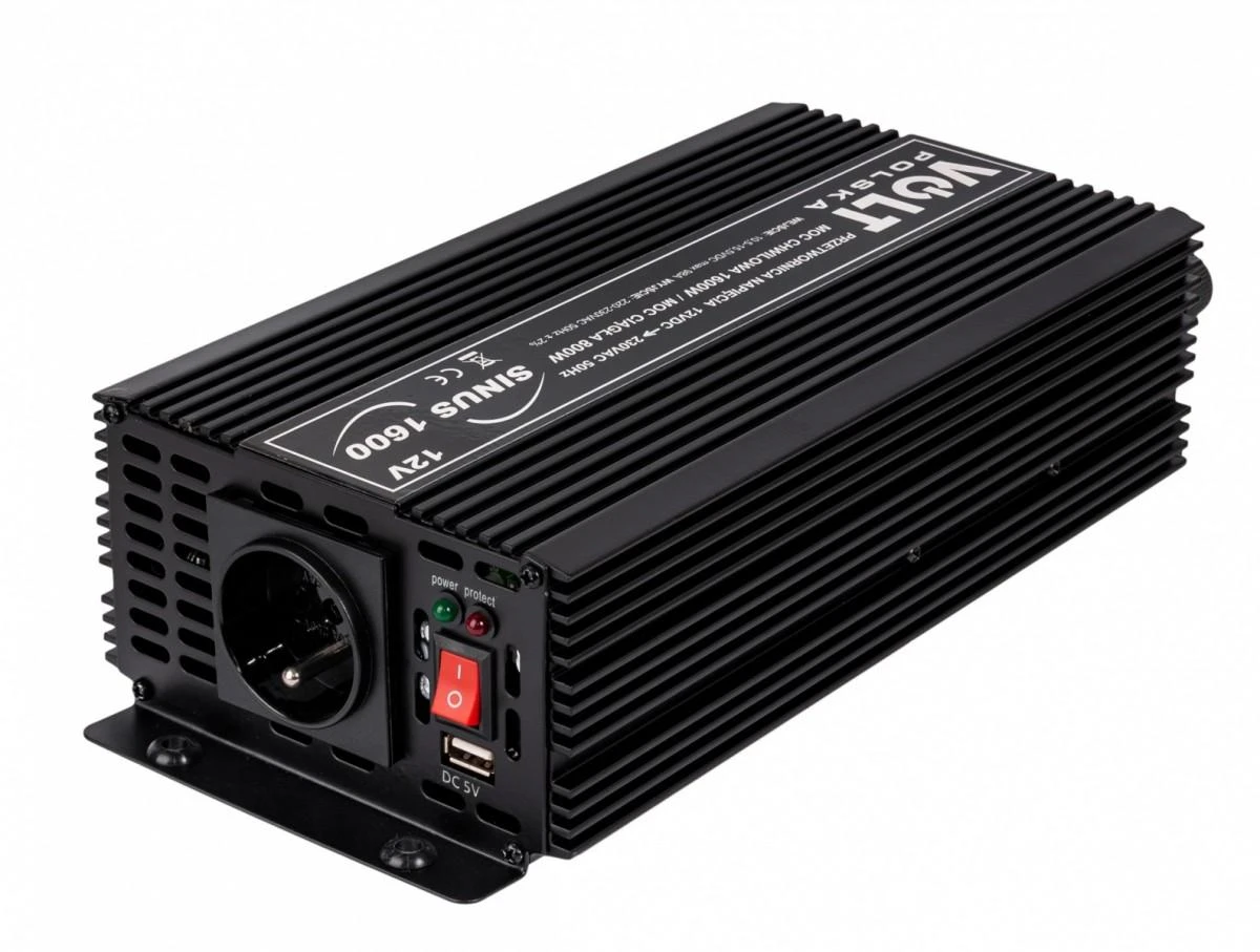 Volt Polska įtampos keitiklis su USB jungtimi ir 230V lizdu