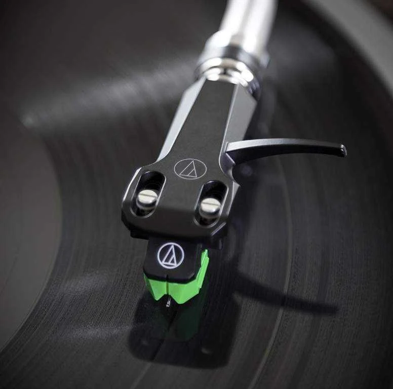 Audio Technica AT-VM95E dviguba judančio magneto kasetė