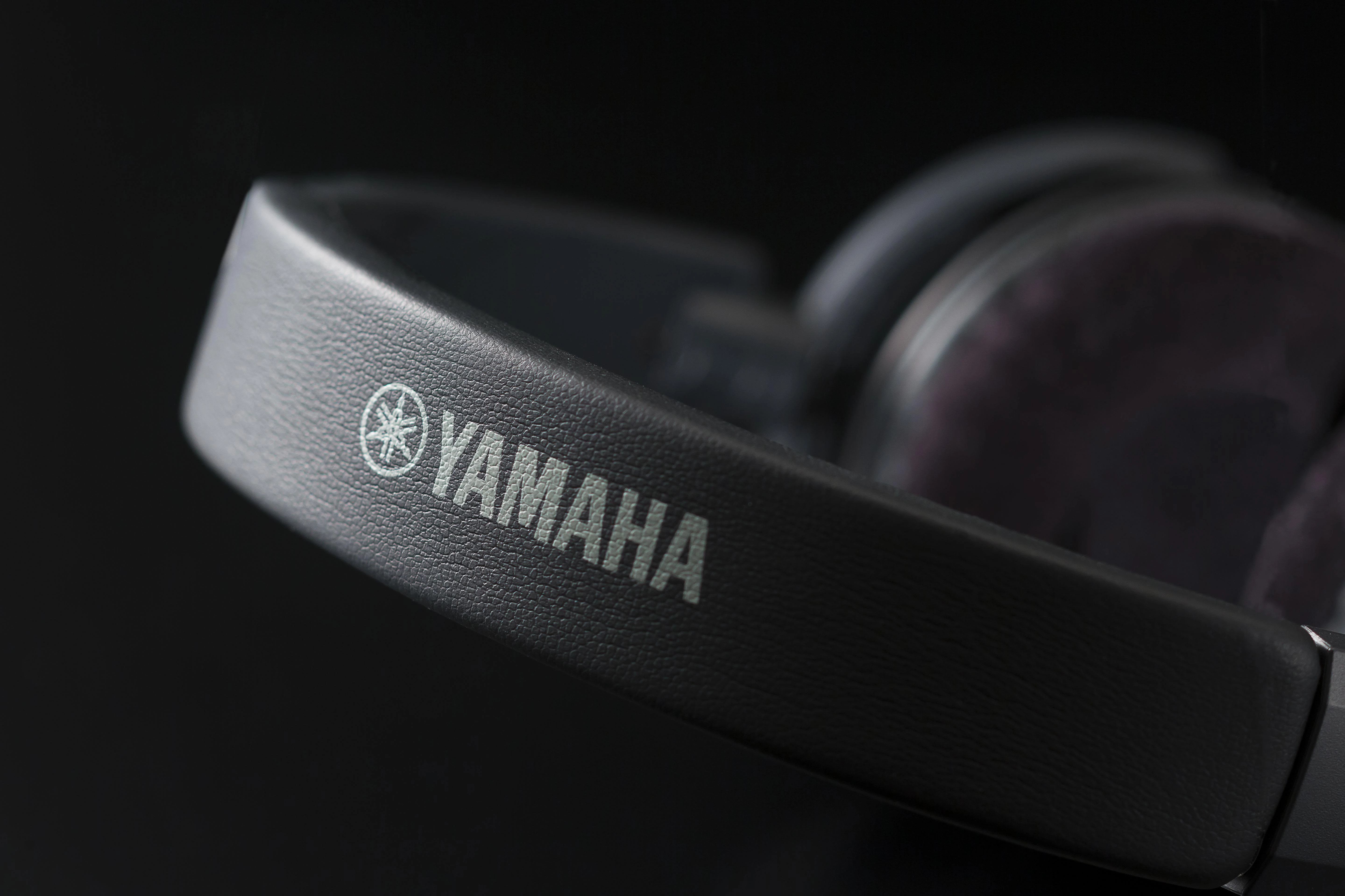Ausinės Yamaha HPH-150 B