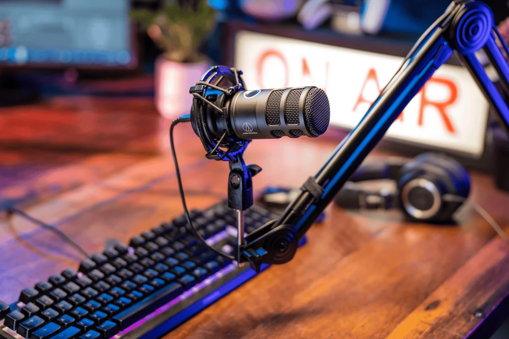 AUDIO-TECHNICA HYPERCARDIOID DYNAMIC PODCAST MICROPHONE AT2040USB