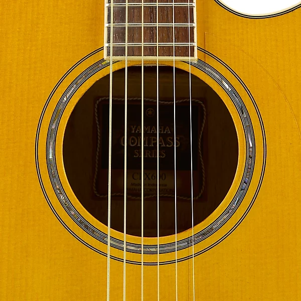 Elektroakustinė gitara Yamaha CPX600 sendinto atspalvio