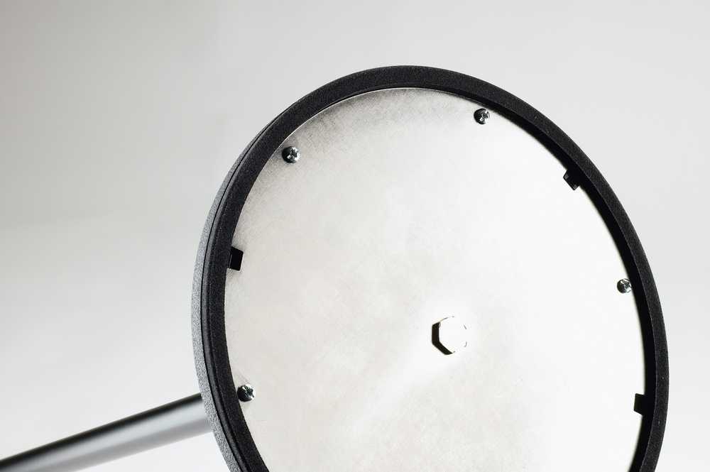 Konig & Meyer Stovas mikrofonui K&M 26050 L juodas