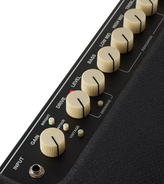 Kubas bosinei gitarai Fender Rumble 40