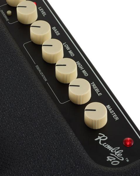 Kubas bosinei gitarai Fender Rumble 40