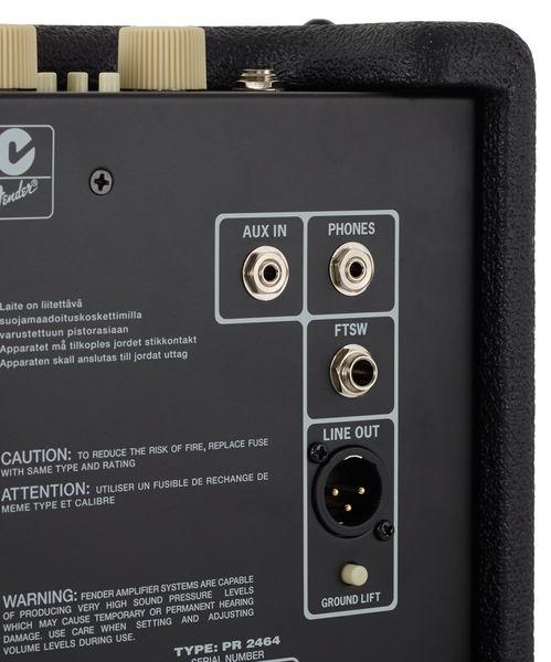 Kubas bosinei gitarai Fender Rumble 40