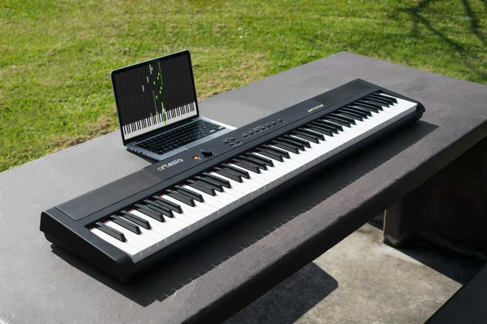 Artesia Performer 88-klavišų skaitmeninis pianinas, Juodas