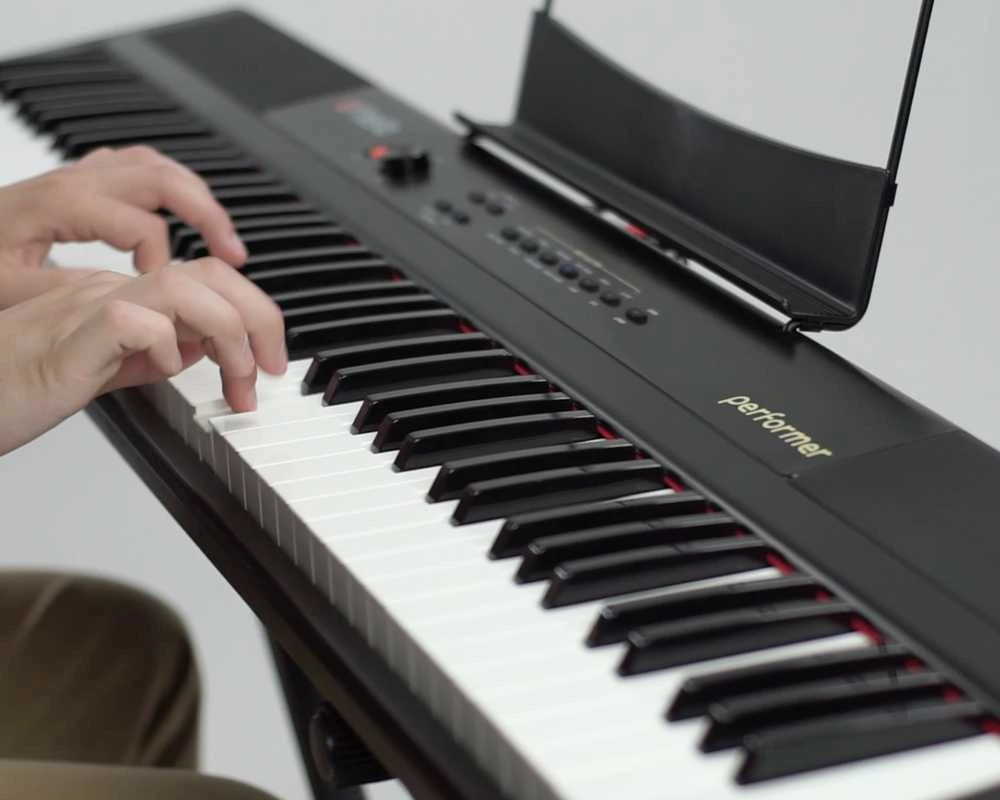 Artesia Performer 88-klavišų skaitmeninis pianinas, Juodas