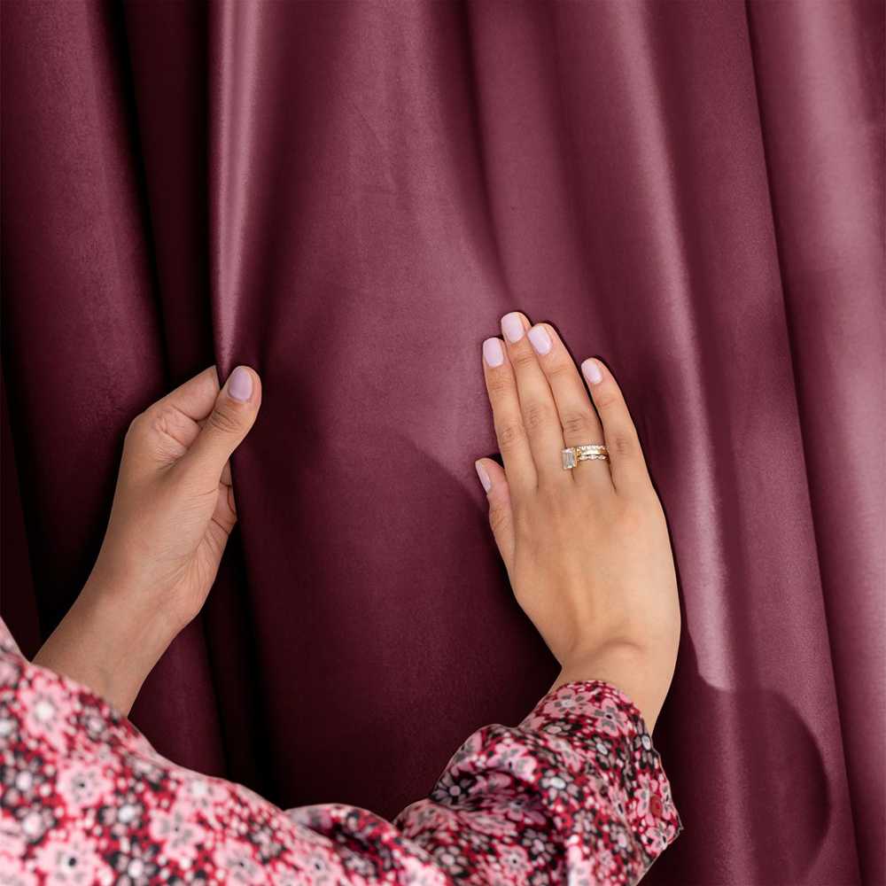 Naktinė užuolaida su žiedais AmeliaHome VELVET 140X245 cm, 1 vnt., spalva: burgundiška