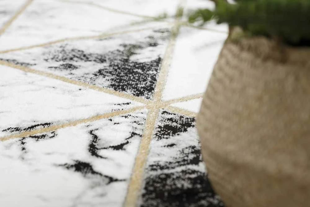 Kilimėlis ESTEMA MARBLETRIANGLES spalva juoda 160x220 Hakano