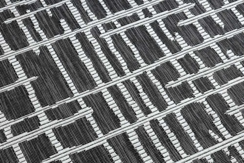Kilimėlis VINEA LINES spalva juoda 120x170 Hakano