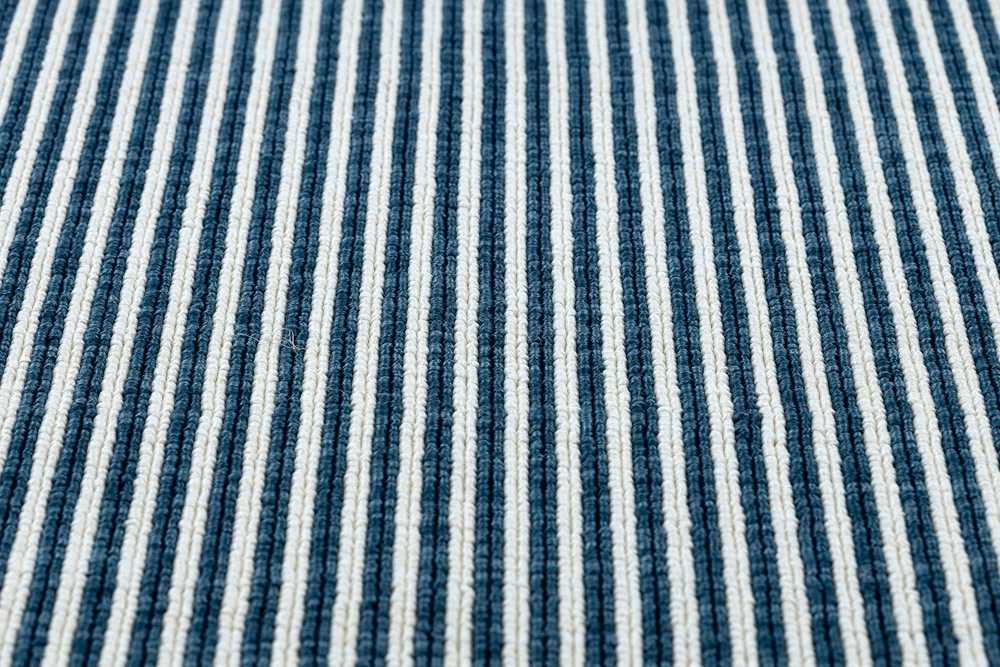 Blue Mėlyna Kilimėlis WINK LINES mėlyna spalva 140x200 Hakano
