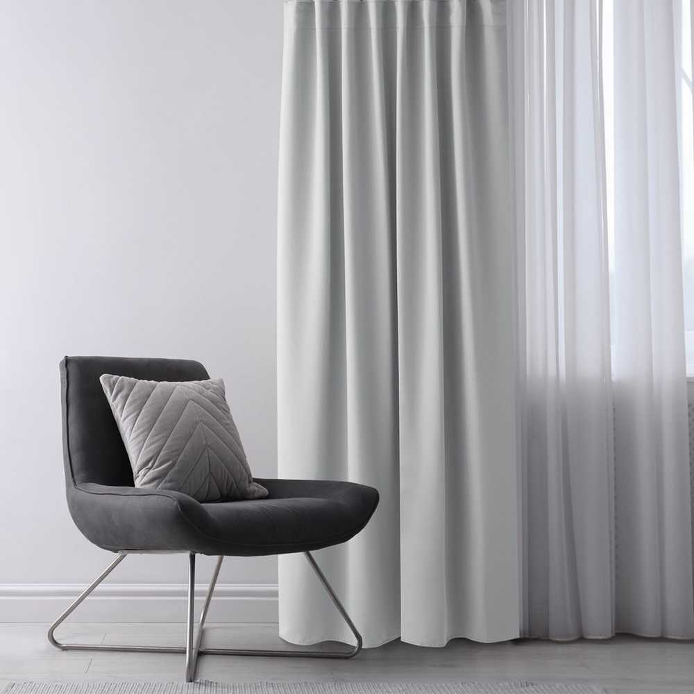 Užuolaida blackout 140×245 cm šviesiai pilka CURT