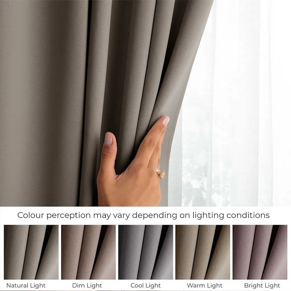 Užuolaida 140×270 cm smėlio spalvos blackout klostė CURT AH