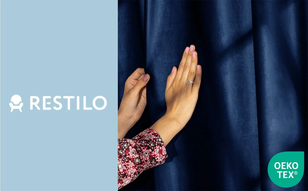 Naktinė užuolaida AmeliaHome VELVET 140X245 cm, 1 vnt., juosta/kabliukai, spalva: tamsiai mėlyna
