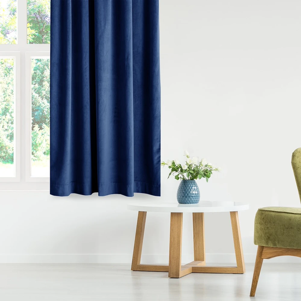 Naktinė užuolaida su žiedais AmeliaHome VELVET 140X245 cm, 1 vnt., spalva: tamsiai mėlyna