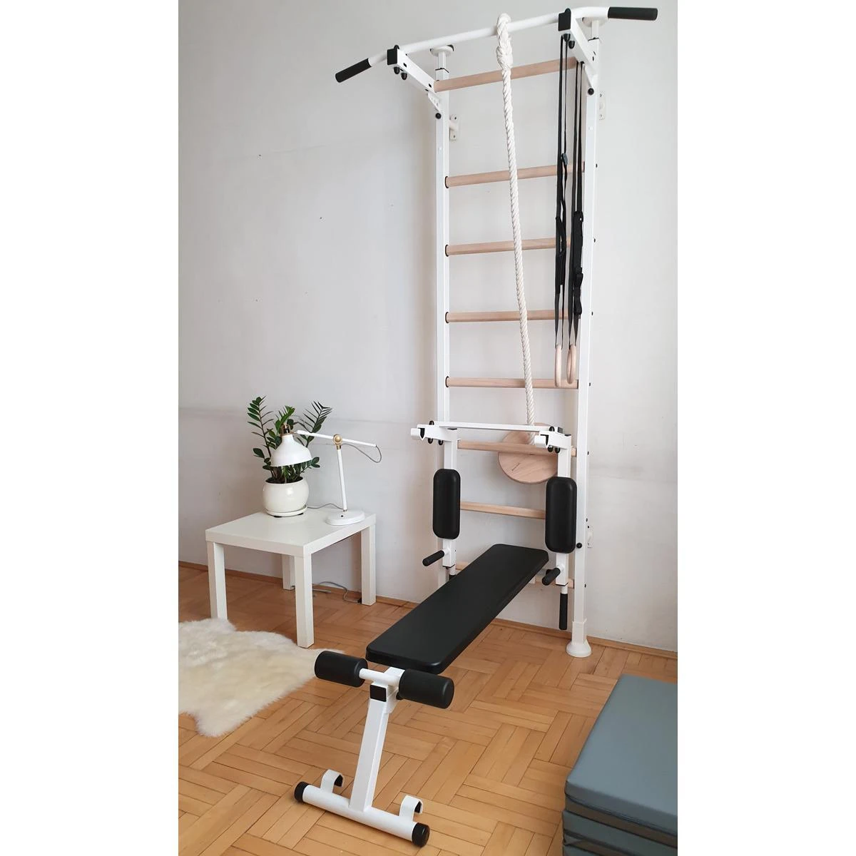 Vakiška gimnastikos sienelė su aksesuarais BenchK 414 , balta
