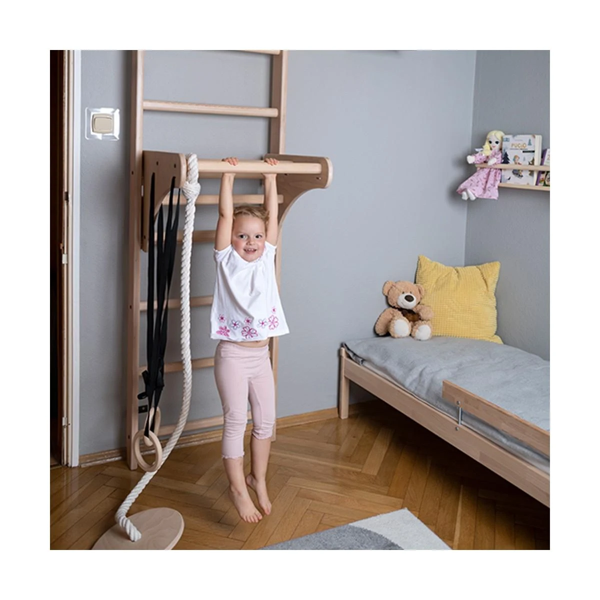 Benchk gimnastikos sienelė su medine kartine ir priedais