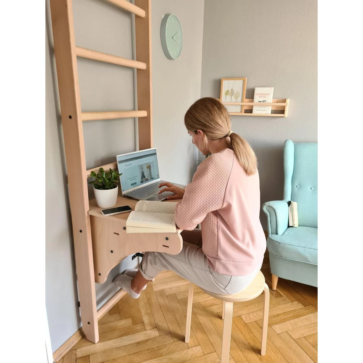 Medinė gimnastikos sienelė su stalu BenchK 112