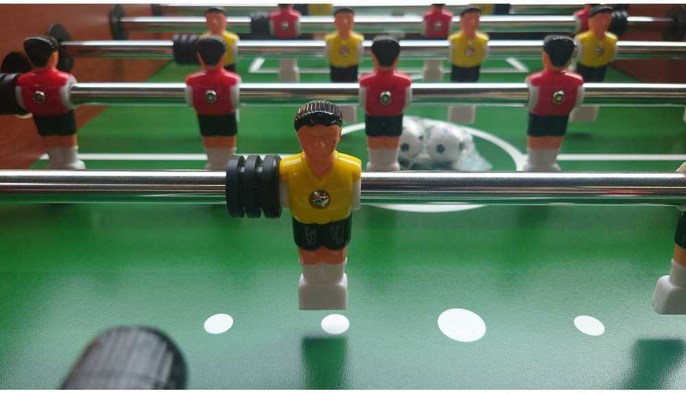 MEDINIS FUTBOLO STALAS 140x75x89CM ENERO