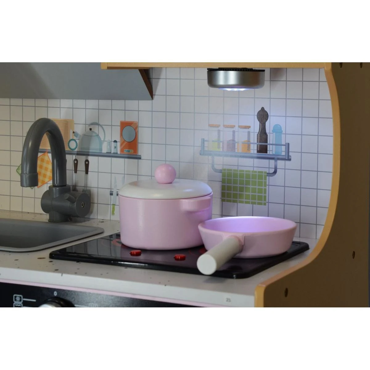 Enero Toys Medinė vaikų virtuvė su LED