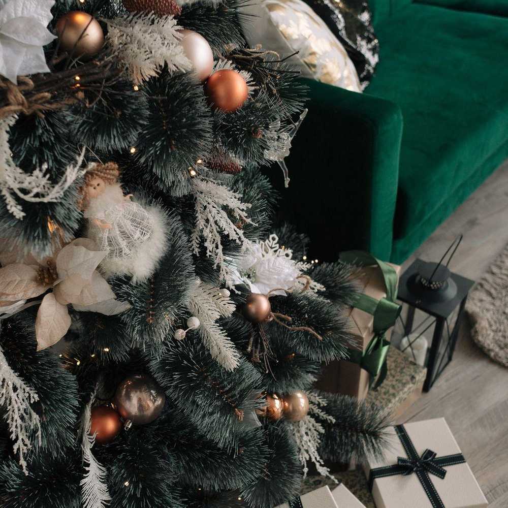 Saska Garden Kalėdinė eglutė su virve Klara Snow 200cm
