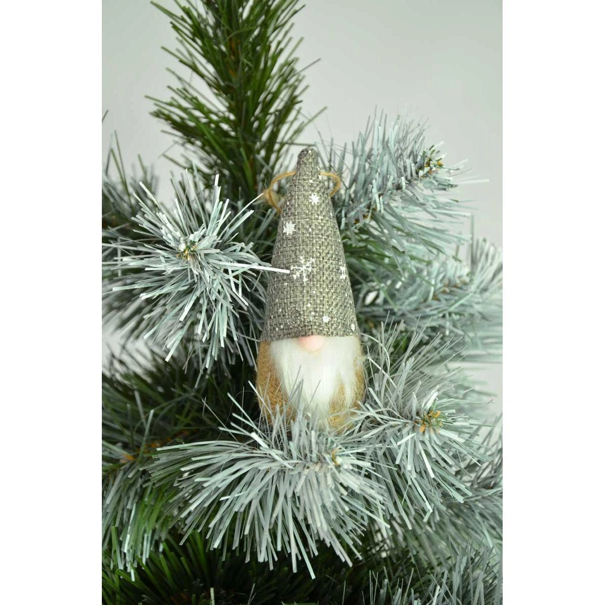 Saska Garden pilkas bumbulas su nykštuku 11 cm