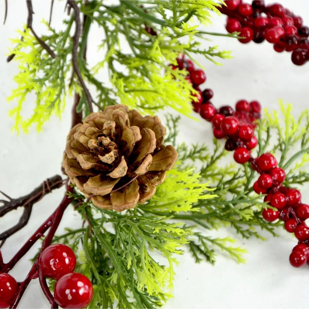 SASKA GIFT AND DECOR Dekoracja świąteczna Grawerkowo Girlanda dekoracyjna 175CM raudona