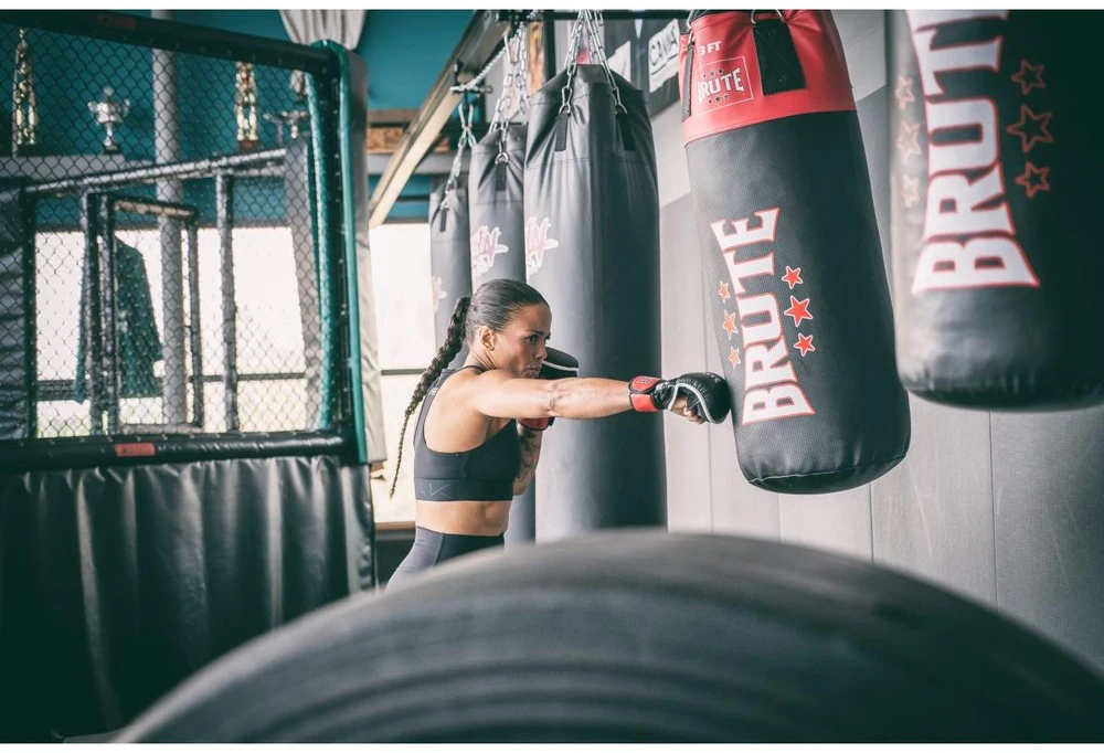 Brute Punching Bag Holder, 30kg | Juodas
