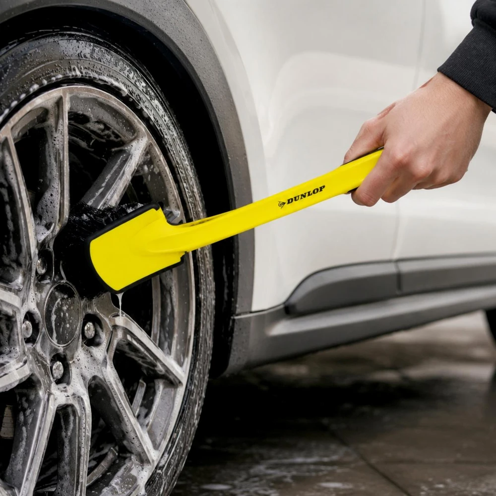 Dunlop – Ratlankių valymo šepetys ilga rankena, 50 cm