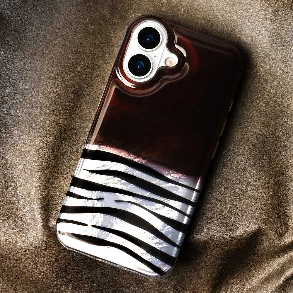 TFO Gyvūnų rašto dėklas, skirtas iPhone 16 6,1 colio Okapi