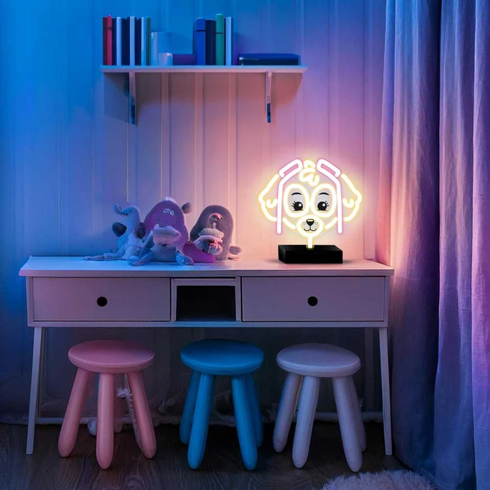Spin Master Psi Patrol Neoninė LED lemputė su stovu Paw Patrol – Skye OW-120546