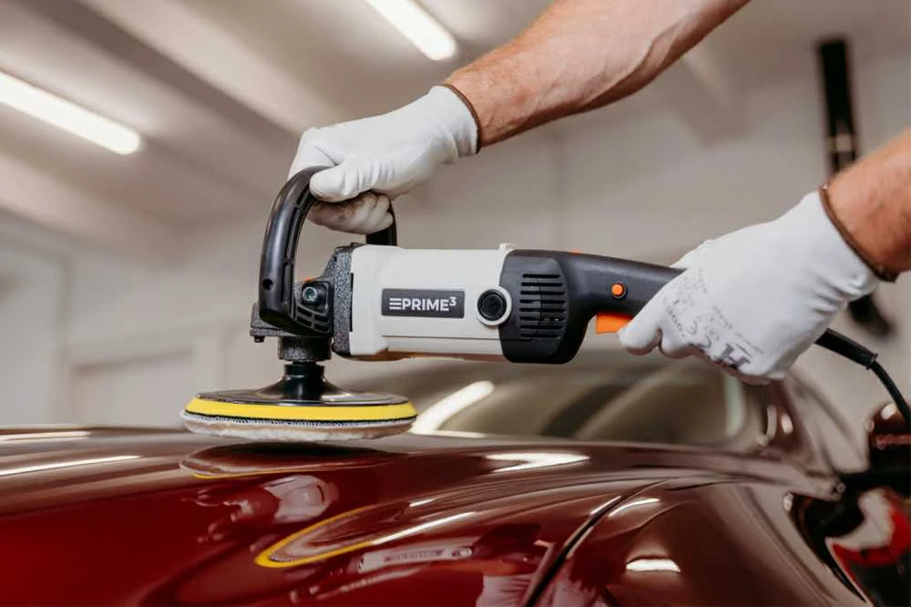Prime3 poliravimo procesas ant automobilio