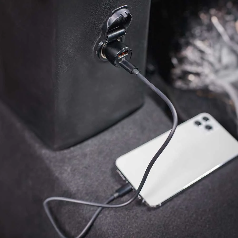 Maxlife MXCC-04 PD QC automobilinis įkroviklis 1x USB-C 1x USB 20W juodas