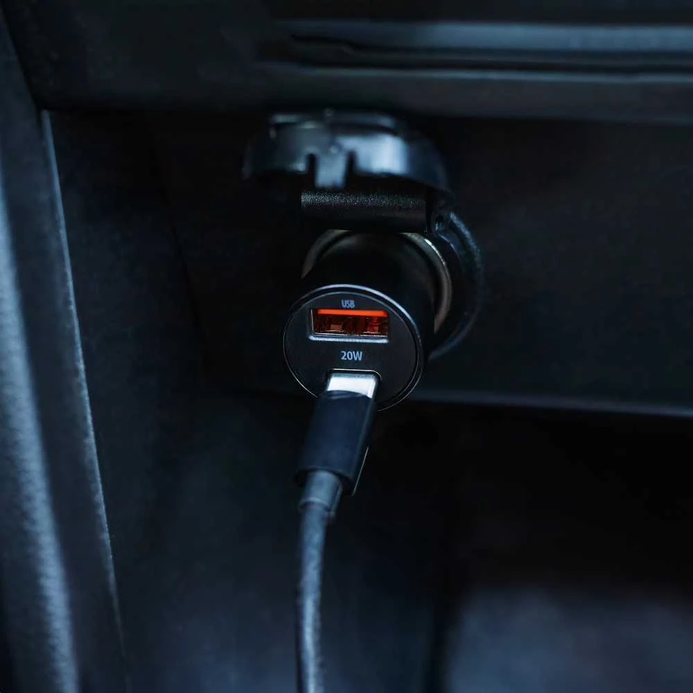 Maxlife MXCC-04 PD QC automobilinis įkroviklis 1x USB-C 1x USB 20W juodas