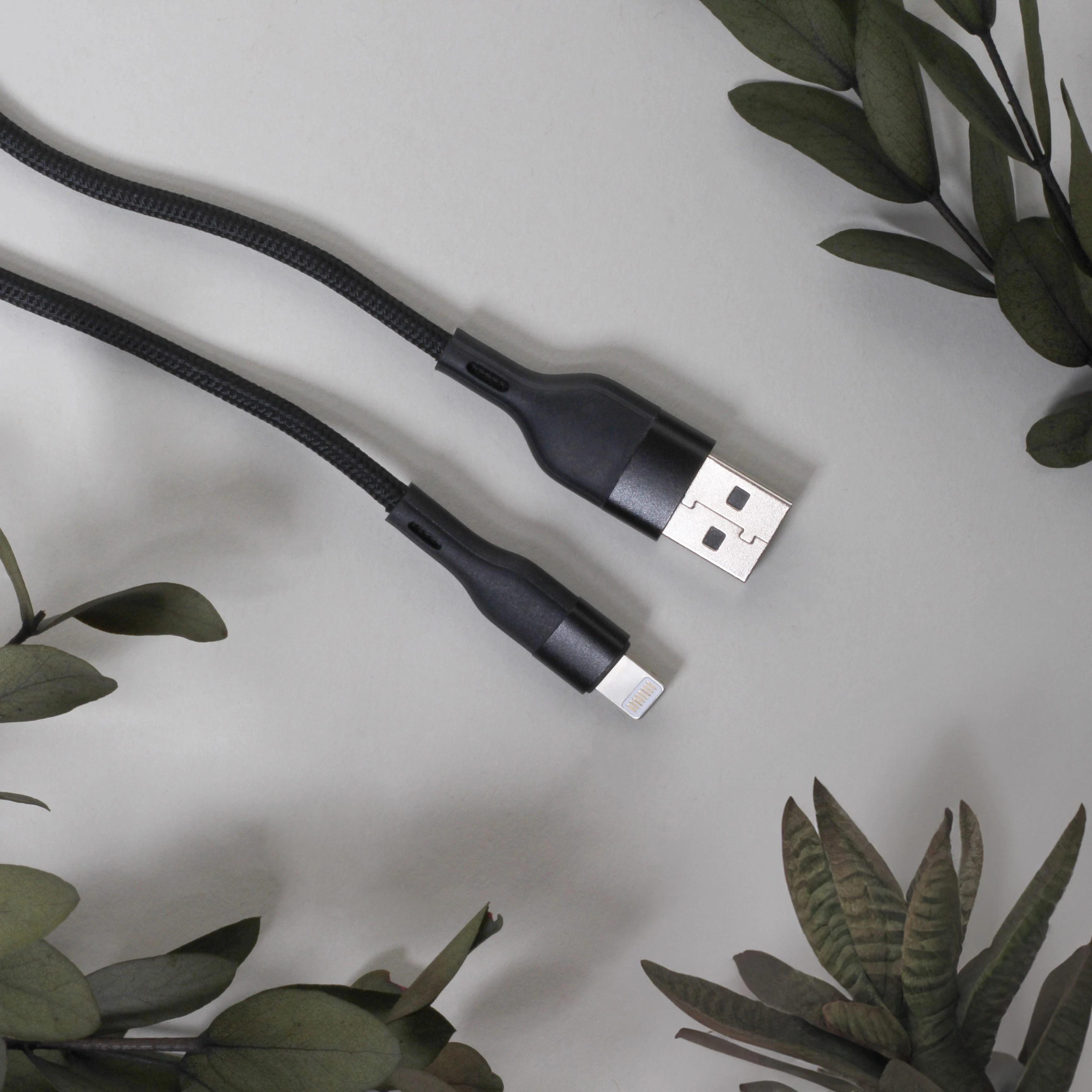 Maxlife MXUC-07 laidas USB – Lightning 1,0 m 2,4A juodas nailoninis