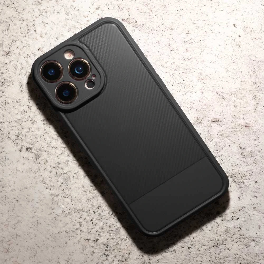 TFO „iPhone 13“ dėklas su anglies pluošto efektu, juodas