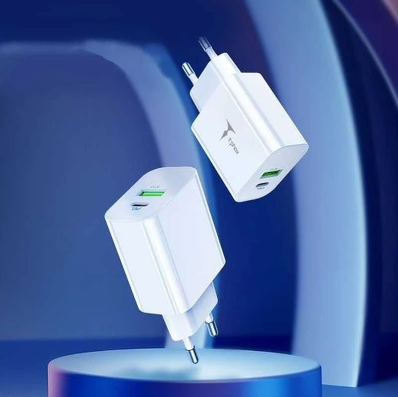 Tinklo įkroviklis T-PHOX SPEEDY USB-C 20W/USB 18W PD QC + KABELIS LIGHTNING 1M baltos spalvos