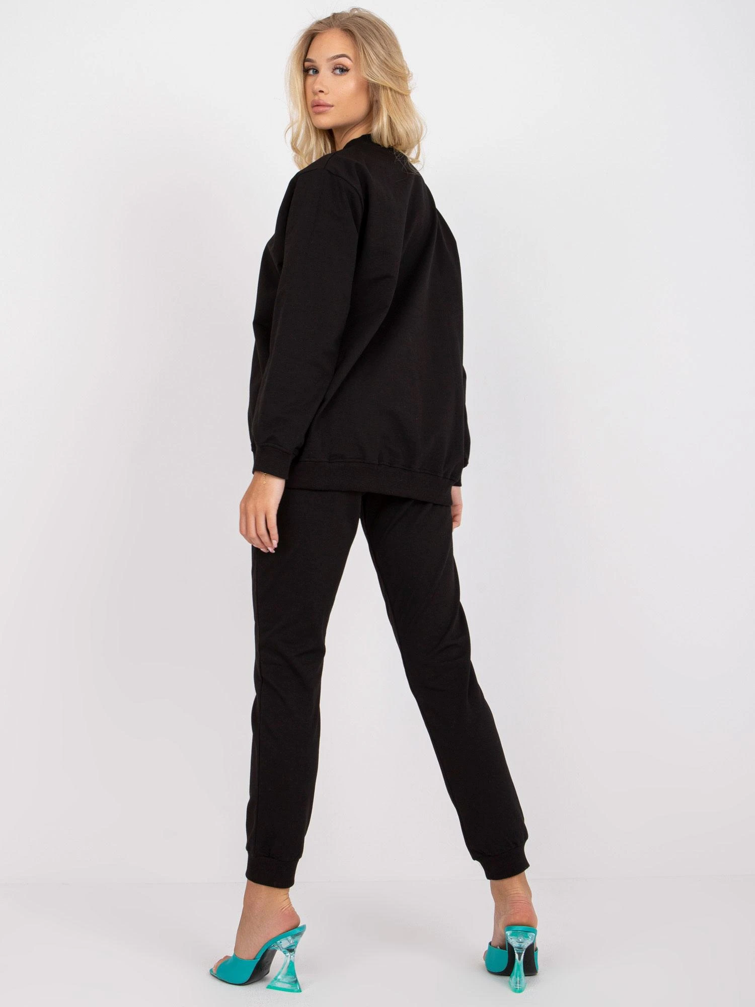 Basic Feel Good Megztinis-AP-BL-A-R001-juodas