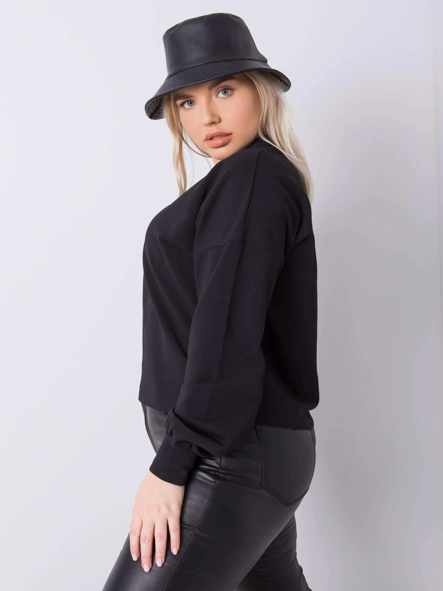Basic Feel Good Megztinis-RV-BL-6317.94-juodas