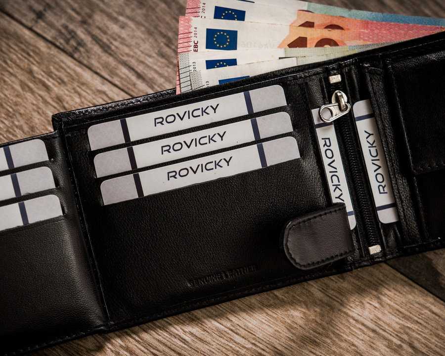 Elegantiška vyriška piniginė su RFID Protect apsaugos nuo nugriebimo sistema. Rovicky