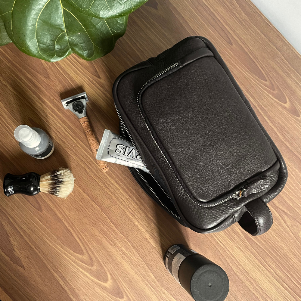 Gold ELEGANTIŠKA NATŪRALIOS ODOS VYRIŠKA KOSMETINĖ SOLIER SZETLAND - Juoda