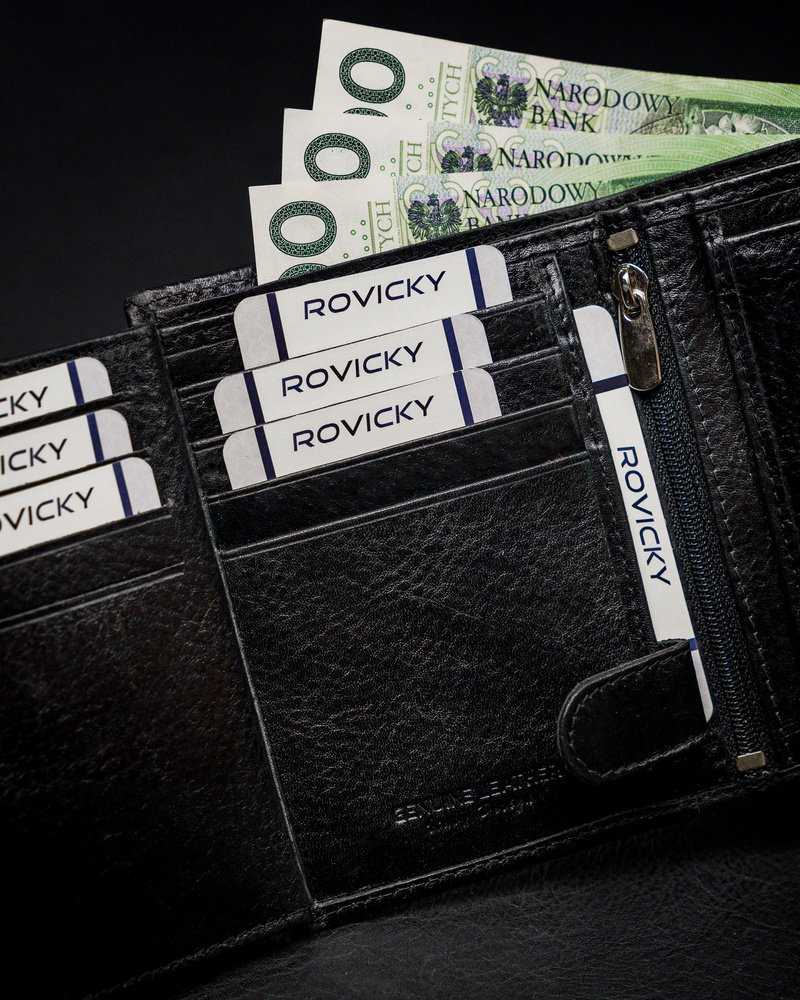 Klasikinė vyriška vertikalus piniginė iš natūralios odos su RFID technologija. Rovicky