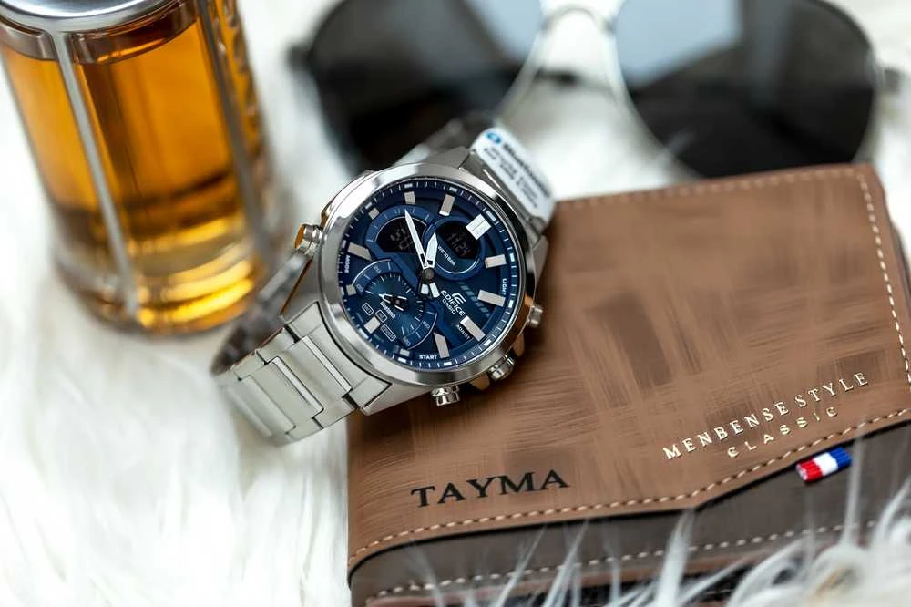 Laikrodis Casio Edifice ECB-30D-2AEF