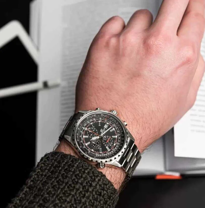 Laikrodis Casio EF-527D-1AVEF - Sukurtas aviatoriams