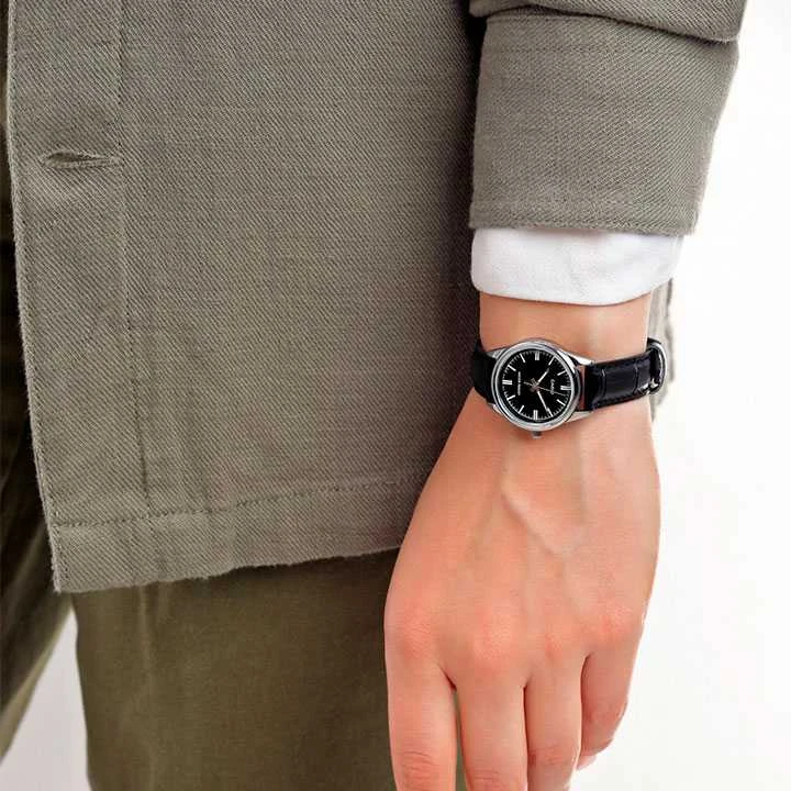 Casio kolekcijos moteriškas laikrodis LTP-V005L-1A (zd582i) + dėžutė