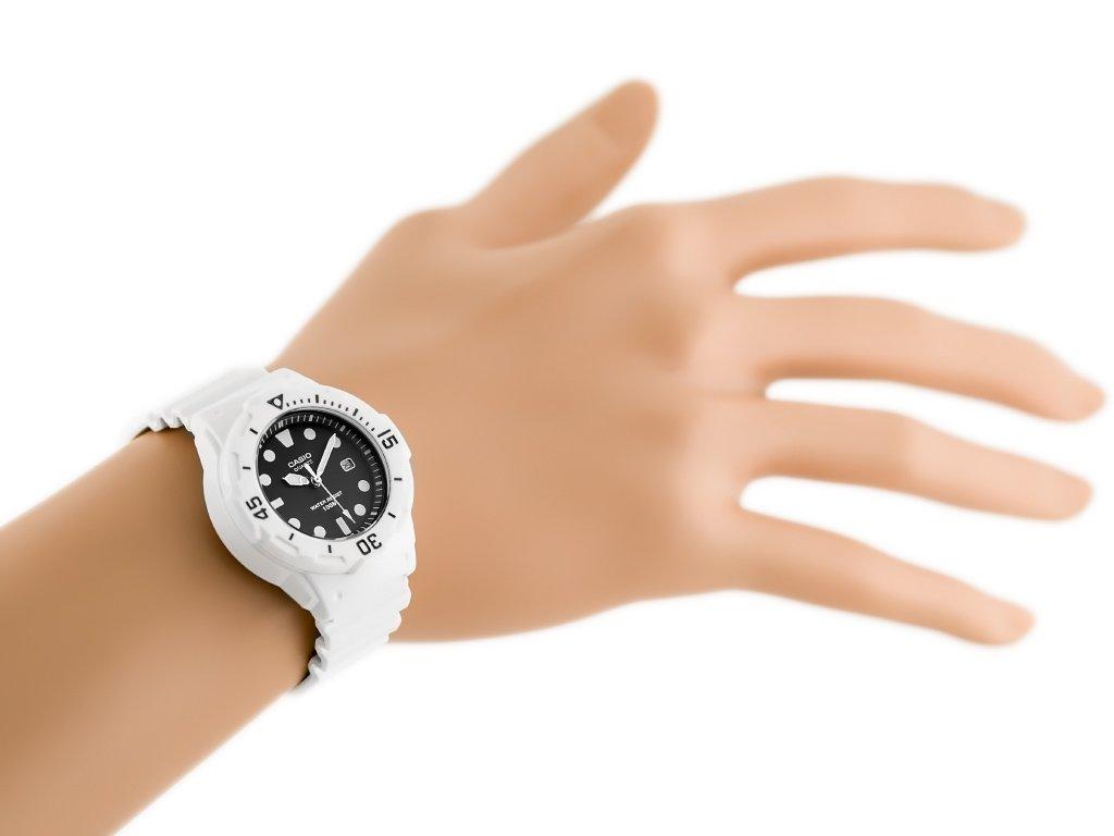 Laikrodis moterims CASIO LRW-200H 1EV (zd557c)