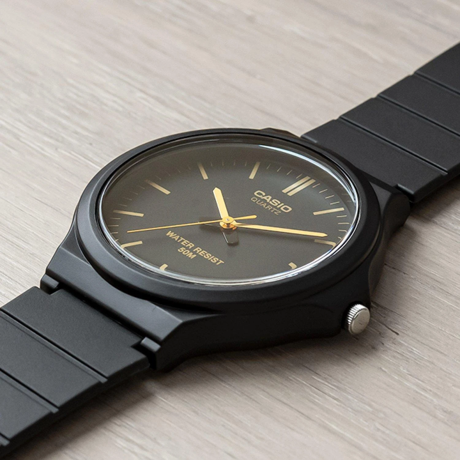 Casio MW-240-1E2VEF